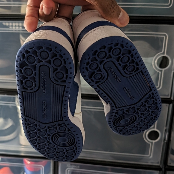 Nike/Adidas - Picture 4 of 14